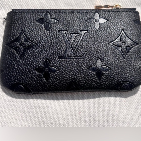 💕👌🏼Credit card, coins, and & key holders. Pick #1. 2 or & #3. - Picture 1 of 5